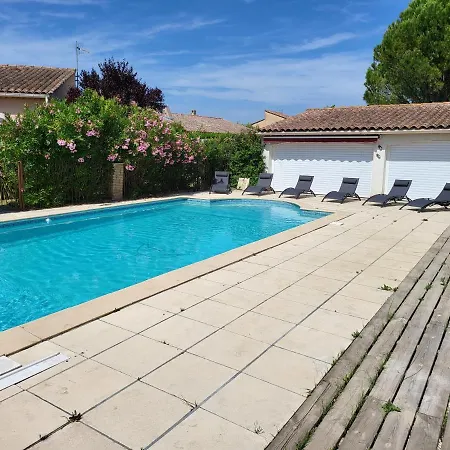 Gite Avec Piscine Lou Minestraue Entraigues-sur-la-Sorgue Exterior photo